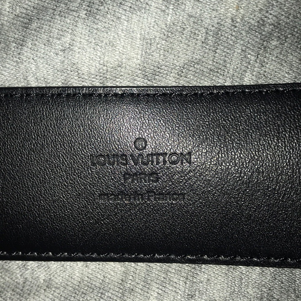 Louis Vuitton LV Logo Belt Authentic - Picture 5 of 5
